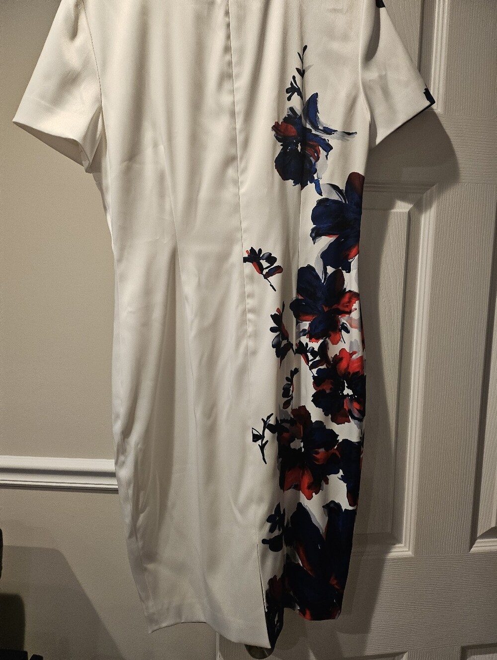 St. John Cream Midi Dress with Blue and Red Floral Pattern - Picture 2 of 2